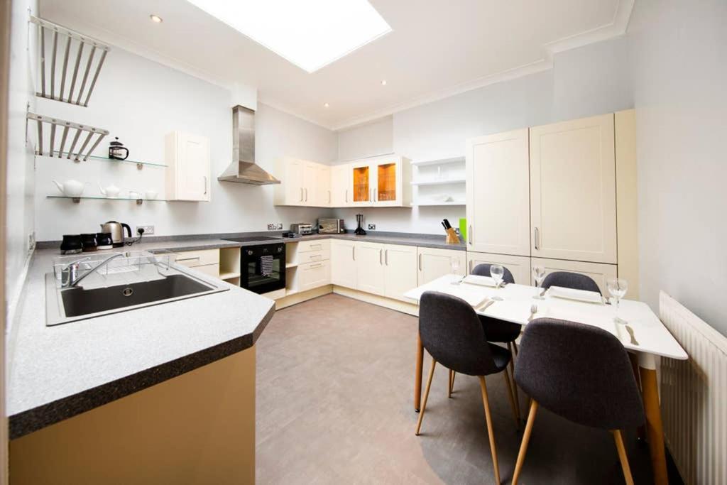 Clifton Spacious 3 Bed Apt&Parking-Simply Check In Bristol Exterior foto